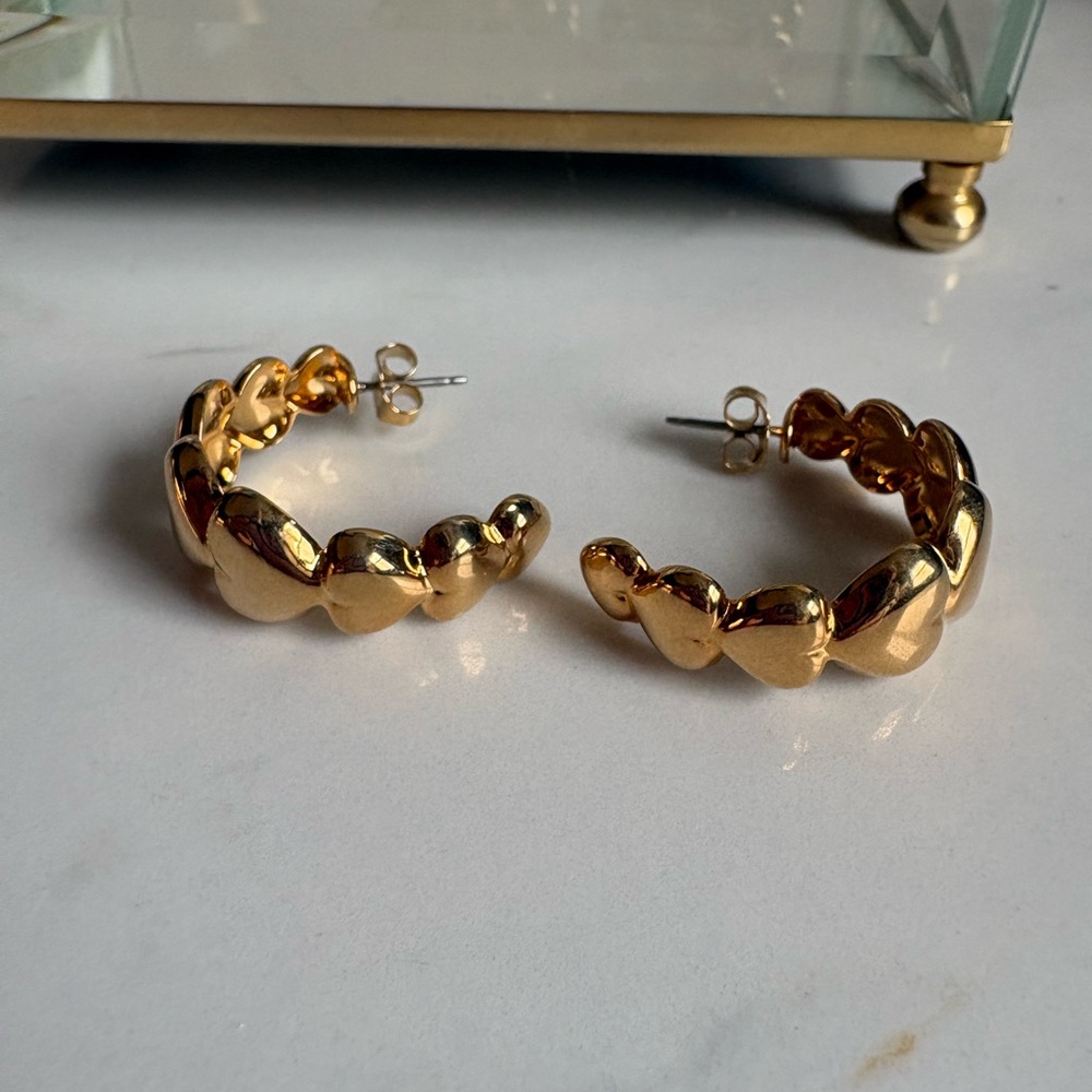 Vintage Avon Gold Graduated Heart Half Hoop Earrings – Romantic Semi Hoops